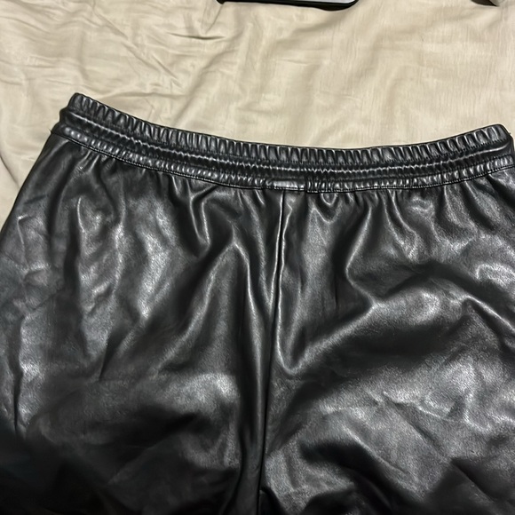 Ladies faux leather joggers. - Picture 7 of 7